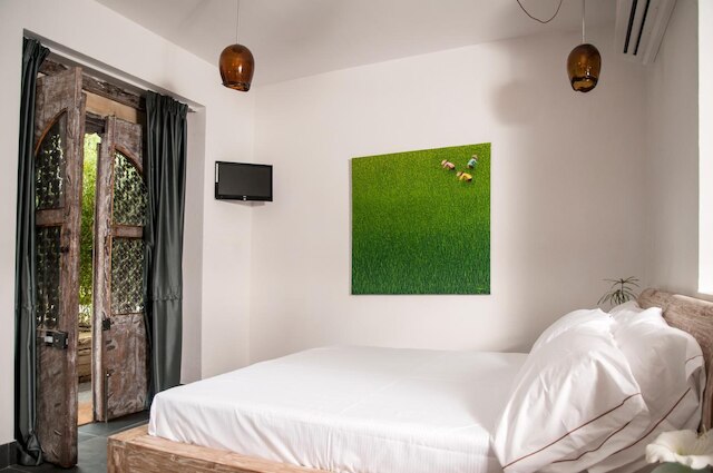 Sevenmaze Charming House