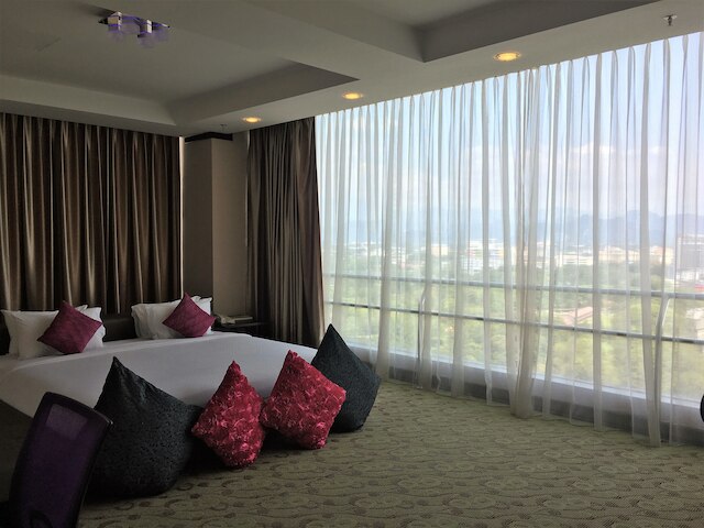 キンタ リバーフロント ホテル & スイーツ