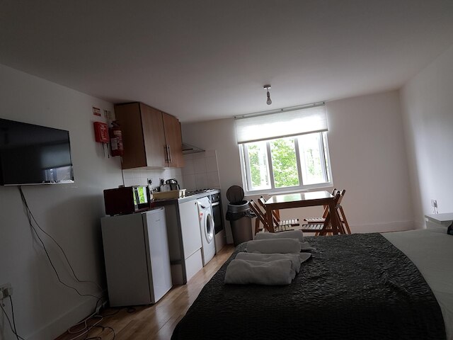 ロンドン クイーンズ アパートメンツ