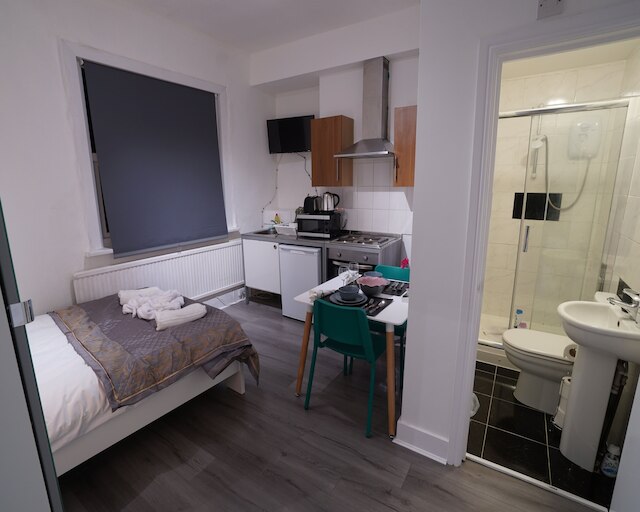 ロンドン クイーンズ アパートメンツ