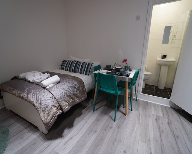 ロンドン クイーンズ アパートメンツ