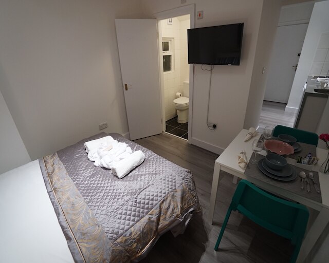 ロンドン クイーンズ アパートメンツ