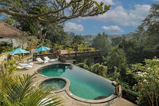 ウブド デダリ ヴィラズ