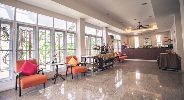 ザ サンライズ レジデンス