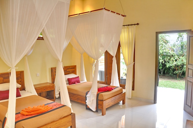 ニックズ ホームズテイ