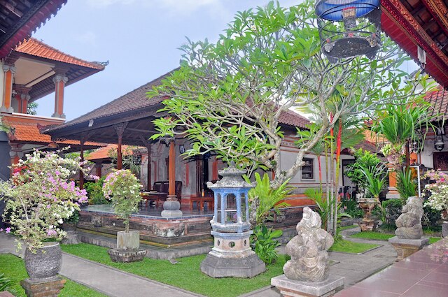 ニックズ ホームズテイ