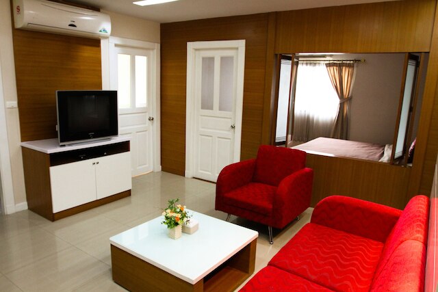 ユニコ スリナカリン レジデンス