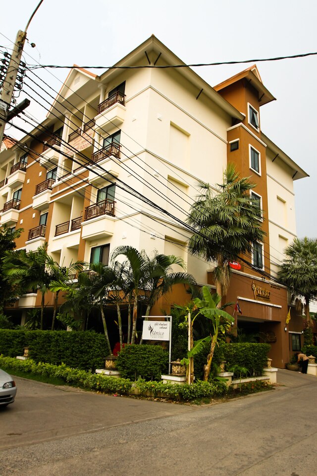 ユニコ スリナカリン レジデンス