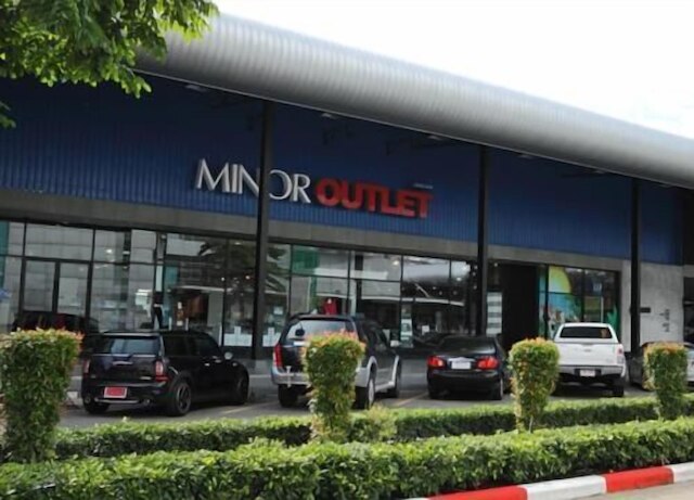 デラックス アット ポピュラー コンド