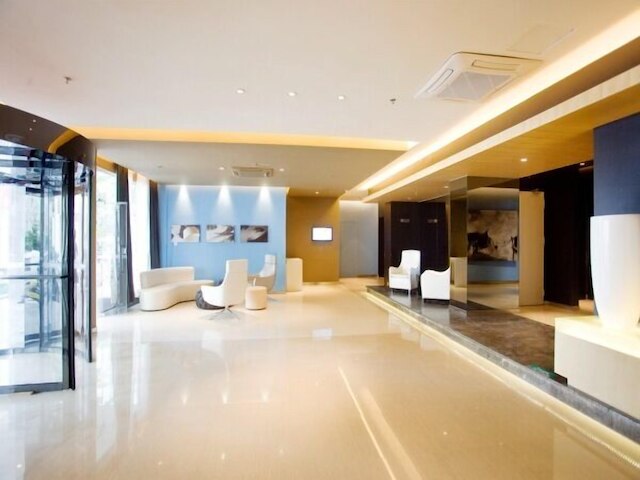 ジンジャン イン サニャ ヘキシ ロード ペデストリアン ストリート ヘジン (錦江之星三亞河西路步行橋店)