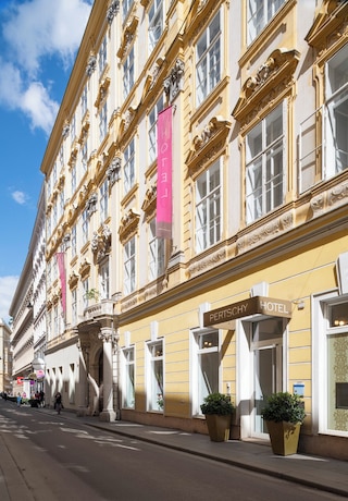 ペルチー パライス ホテル