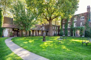 ザ ロイヤル ファウンデーション オブ セント キャサリン