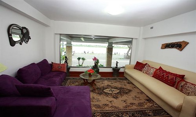 バンサナ リバーサイド ホテル