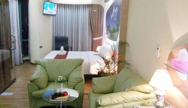 ビジネス ホテル トマン