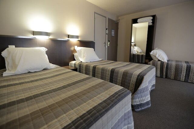 オテル オー プティ カポラル