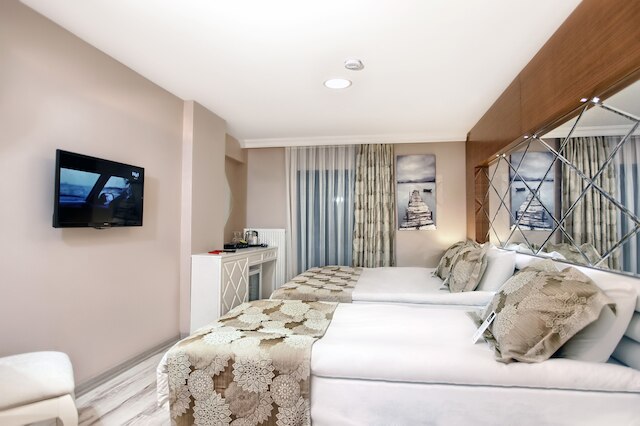 デモンティ オテル