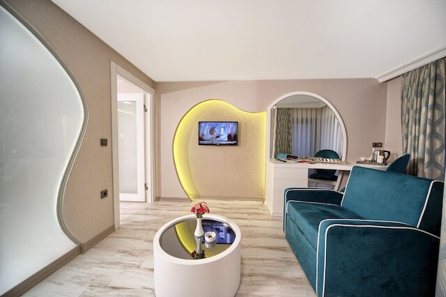 デモンティ オテル