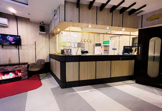 ホテル 99 クバオ ケソン シティ