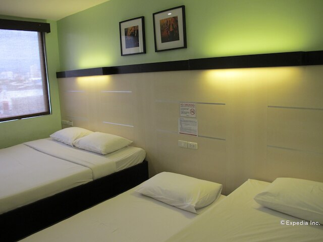 スグブテル ファミリー ホテル セブ パワード バイ ココテル