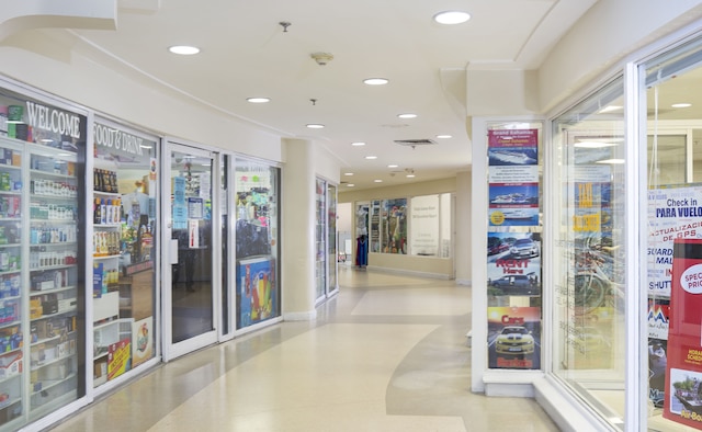 ニュー ポイント マイアミ ビーチ アパートメンツ