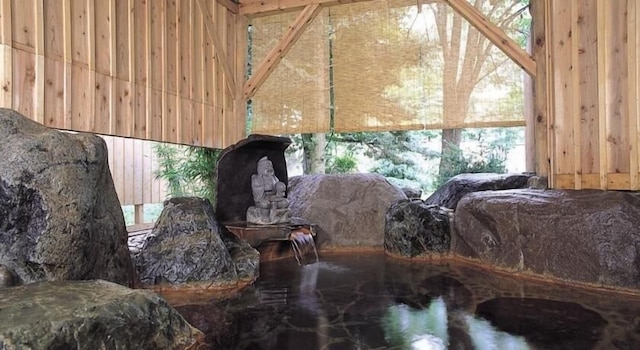 三国峠温泉 御宿本陣