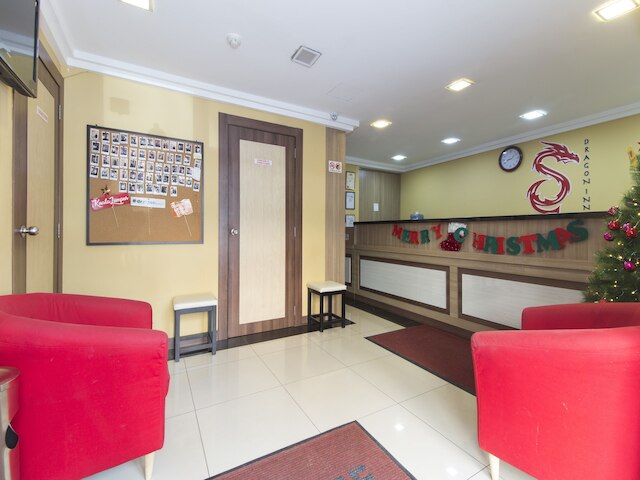 OYO 615 ドラゴン イン プレミアム ホテル