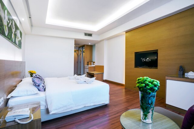 クリスタル クラウンホテル ぺタリン ジャヤ