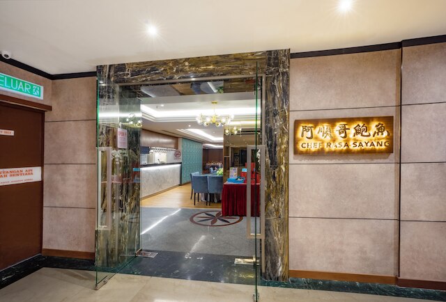 クリスタル クラウンホテル ぺタリン ジャヤ