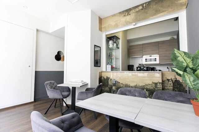 クエンティン ホテル ゴールデン ベア