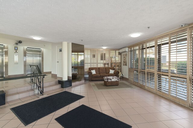 バーレイ エスプラネード アパートメンツ