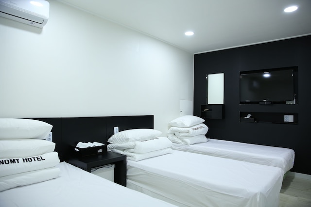 エコノミー ホテル グミ