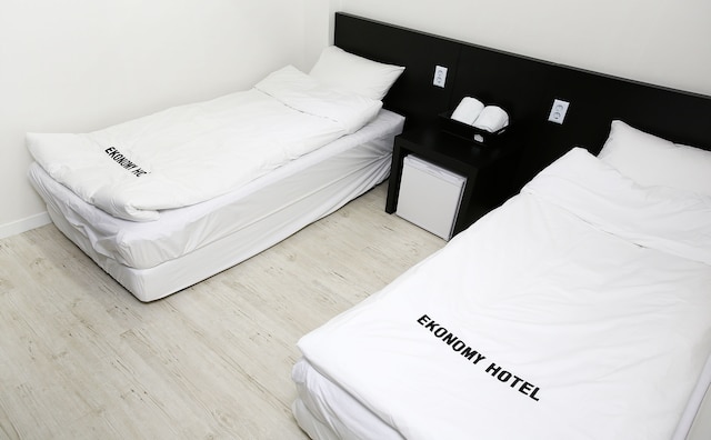 エコノミー ホテル グミ