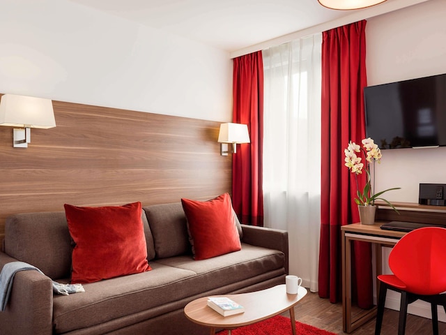 アパートホテル アダージョ ラ デファンス クールブボア