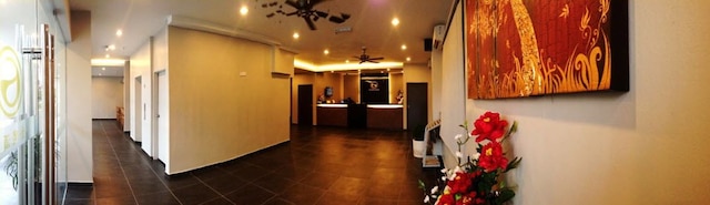 ゴールデン コート ホテル