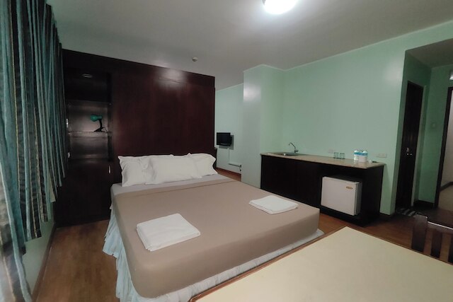 オフタナ スイーツ セブ ニア オークリッジ