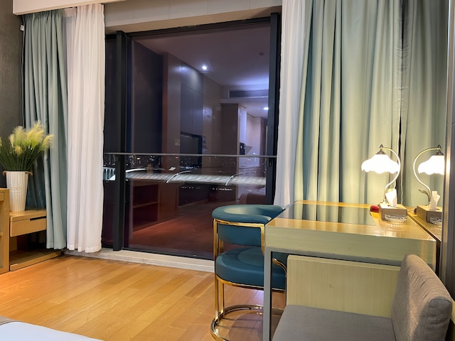 シンイー インターナショナル ホテル ポリー ストア