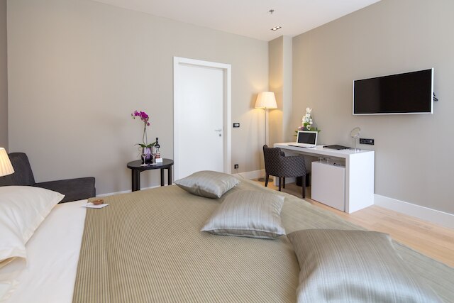 コルナロ ホテル