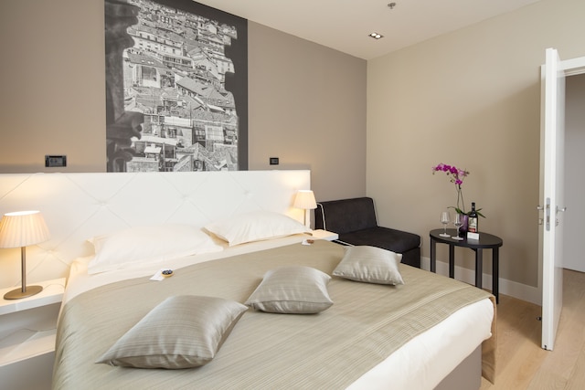 コルナロ ホテル