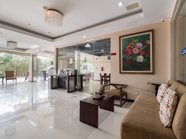 メイン ホテル & スイーツ