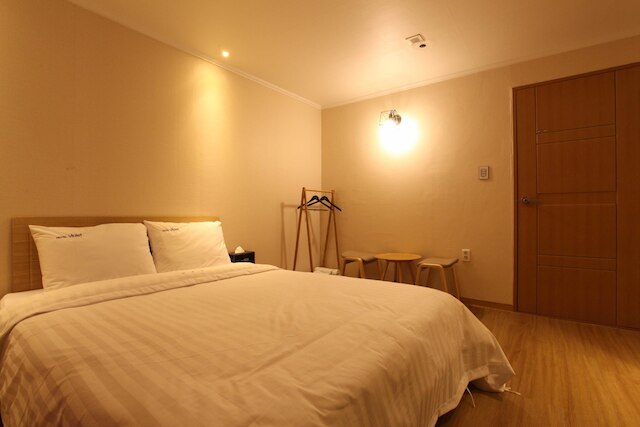 ホテル ヴァイオレット