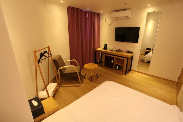 ホテル ヴァイオレット