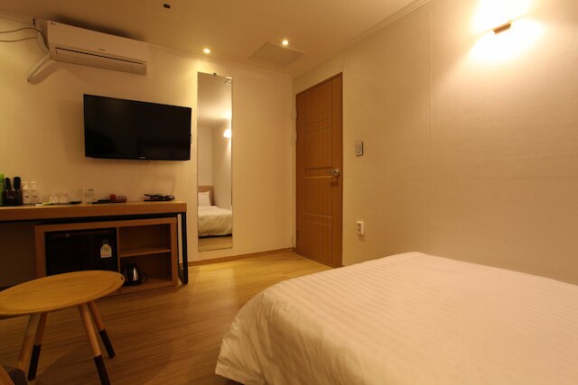 ホテル ヴァイオレット