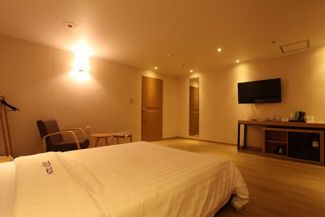 ホテル ヴァイオレット