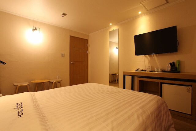 ホテル ヴァイオレット