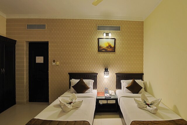 AMS ラジ パレス スンダル