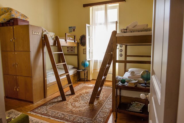 アテネンス キンタ - ホステル