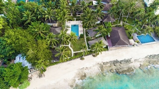 Cadlao Resort & Restaurant