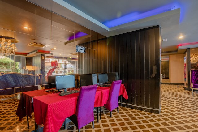 ユーロ リッチ ホテル メラカ