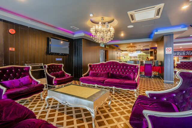 ユーロ リッチ ホテル メラカ