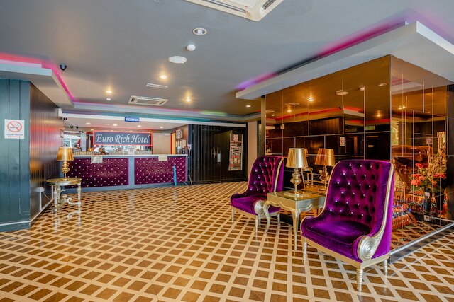 ユーロ リッチ ホテル メラカ